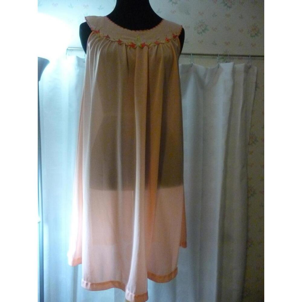 Vintage Flair Lingerie Peach Peignoir Set, Small - image 2